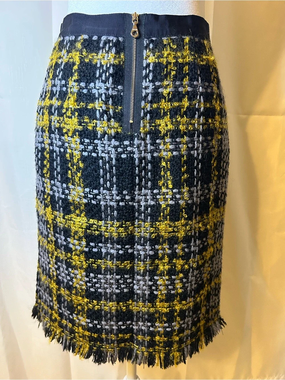 Tweed Midi Pencil Skirt in Black, Gray & Yellow. Size 6